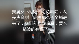 漂亮黑丝美眉3P 身材丰满大肥臀 69深喉吃鸡 被两哥们轮流输出 最后口爆撸射