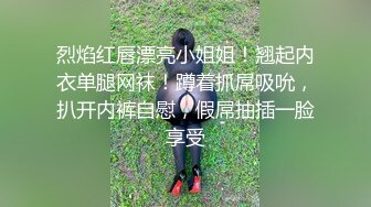 精致美女与摄影师先拍摄，把持不住开操