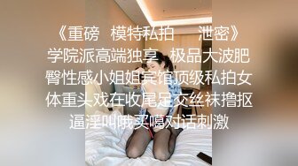 颜值很高的美女露脸深夜撩骚，全程露脸揉奶玩逼，特写展示给狼友看，道具抽插骚穴冒白浆，表情好骚精彩刺激