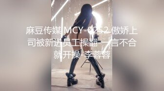 双飞极品粉穴漂亮女技师 两个无毛小骚货轮流女上骑乘大屌上肆意扭动腰肢 直顶花心舍不得下来 真会玩