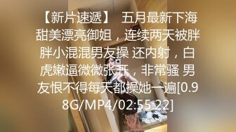 大哥的母狗少妇全程露脸深喉大鸡巴，撅着屁股让大哥用道具抽插骚穴，激情上位后入抽插，情趣小乳夹淫语不断