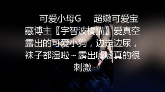  尿尿喷不停 大姐的逼太敏感 水真多 喷不停 鸡吧都堵不住一直潮吹 这逼还咋操